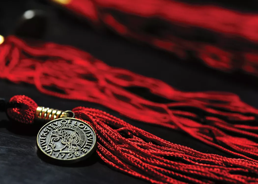 Tassels with honor cords featuring a Minerva medallion