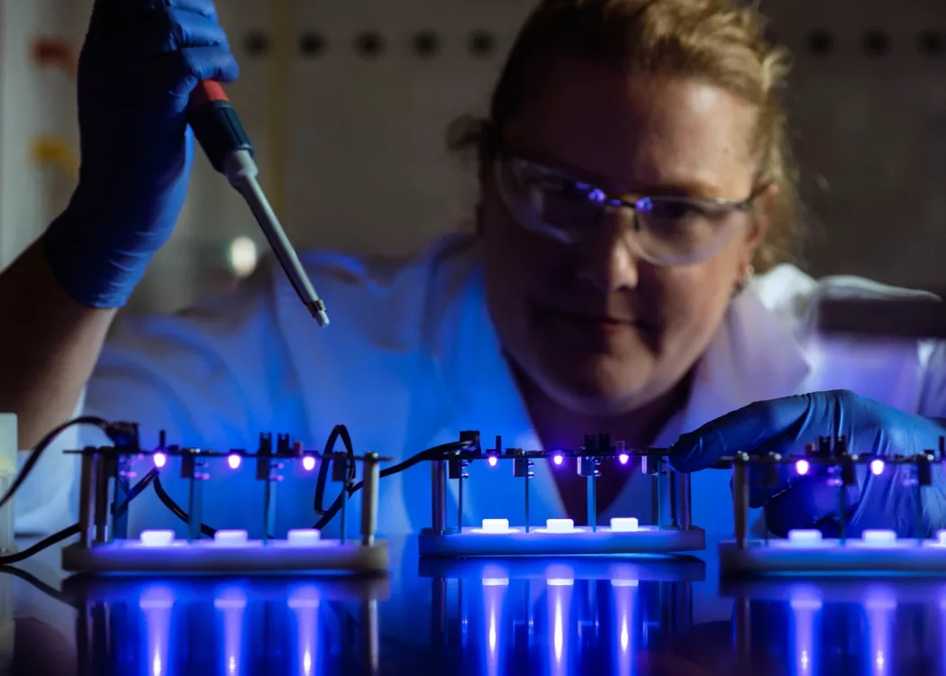 Debbie Yoder-Himes in a laboratory