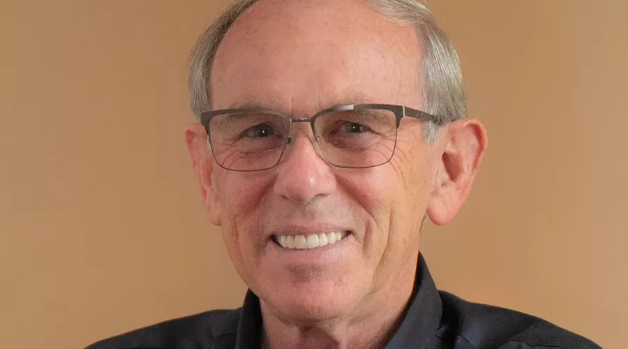 David Lambert, equine veterinarian and developer of a wearable sensor technology aimed at preventing serious injury to racehorses and riders, is the 34th recipient of the John W. Galbreath Award for Outstanding Entrepreneurship in the Equine Industry.