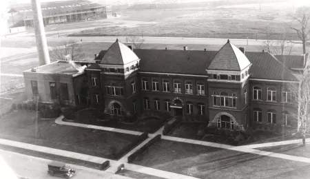 The Leathers Building in 1926